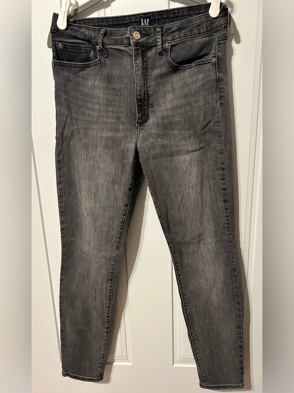 GAP Women's Gray Skinny Jeans - Slim Stretch Fit